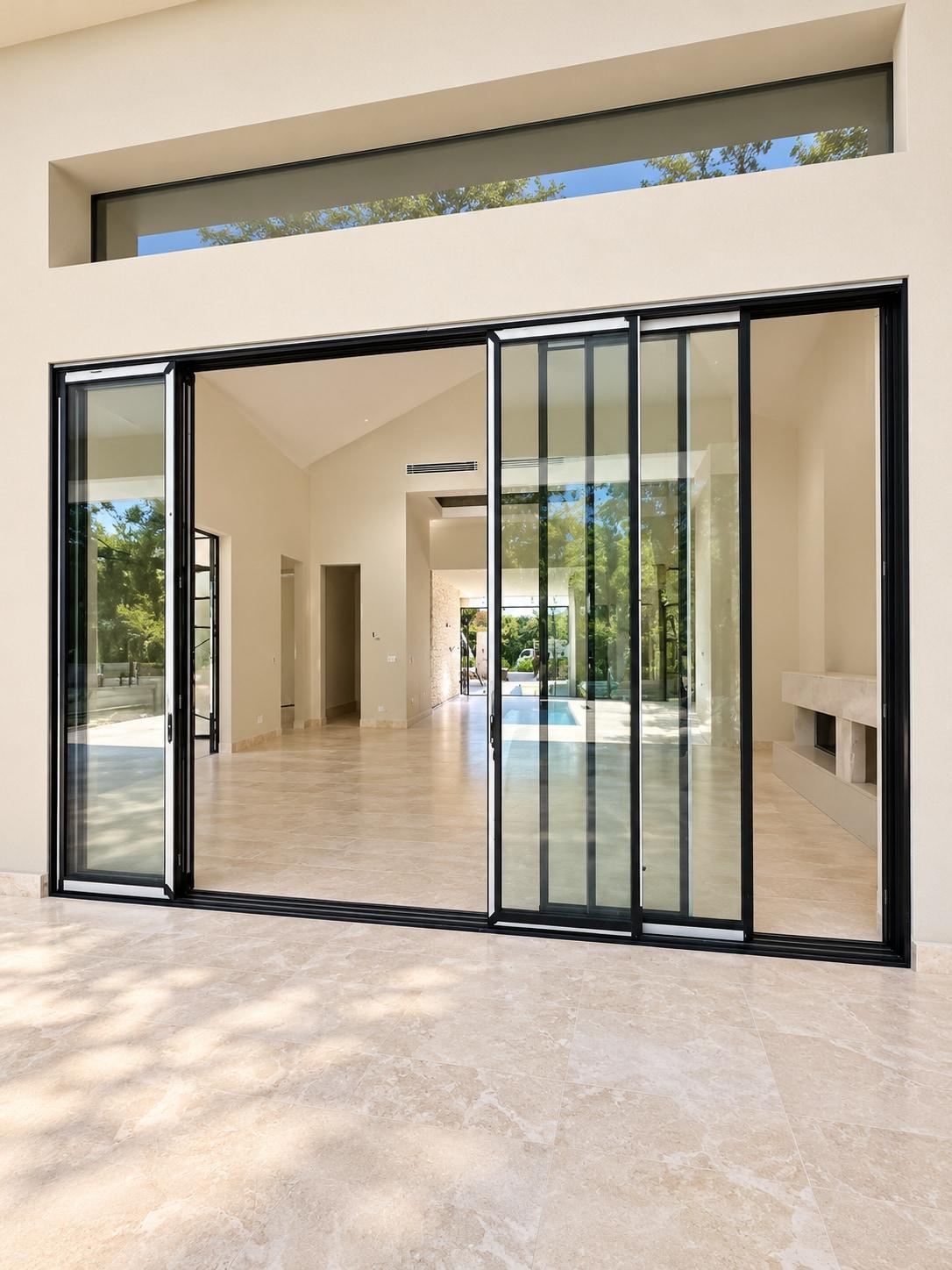 Slider Monumental en Aluminio Negro para Terraza - Caribe Glass Windows Solution en Punta Cana